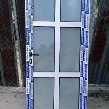 Puertas de aluminio con cristal a la medida - Img 123486482