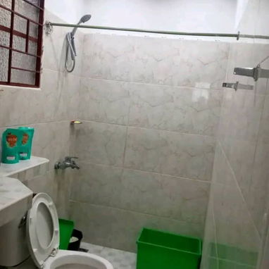 *$8500usd. En venta casa biplanta interior de un pasillo de 3 casas (todo independiente,  y cercado) en Mantilla,  Arroy - Img 117710035
