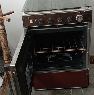 VENDO COCINA CON HORNO ALEMANA  INTERESADOS CONTACTAR AL 52848900 - Img 77255482