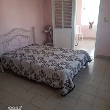 Se vende casa totalmente independiente en el Sevillano - Img 119127612