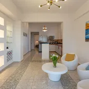 Hermoso apartamento de 2 recámaras disponible en Vedado, La Habana, Cuba - Img 56358116