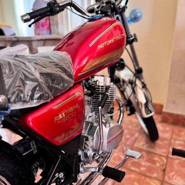 `🏍️MOTO DE COMBUSTIÓN TRECK🏍️`  ⚙️𝐄𝐒𝐏𝐄𝐂𝐈𝐅𝐈𝐂𝐀𝐂𝐈𝐎𝐍𝐄𝐒 • 150cc - Motor 4 tiempos • Autonomía: 40km por lit - 3/5