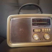 Radio FM Y AM. CON OTRAS FUNCIONES COMO LINTERNA ETC. - Img 46083319