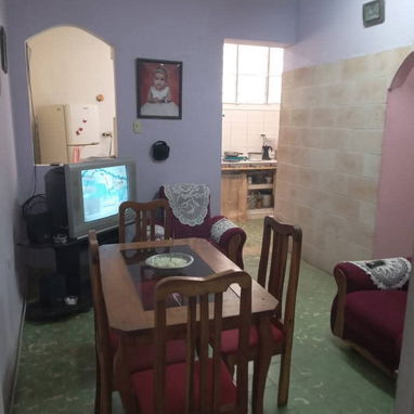 $10.500usd CON TODO Y $8500usd  VACÍA. En venta casa puerta de calle  independiente en Guanabacoa. EL Roble - 5/10