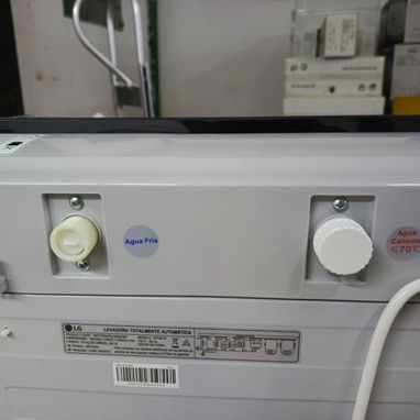 LAVADORA AUTOMÁTICA LG 9 kg AGUA FRÍA Y CALIENTE Precio $335 USD Mensajería Incluida Factura y Garantía - Img 121825235