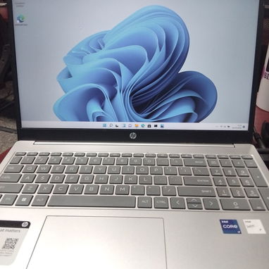 HP Laptop 15-fd0xxx | Intel Core i7 13ª Gen | 16GB RAM | SSD 1TB | Windows 11 Pro - 6/8
