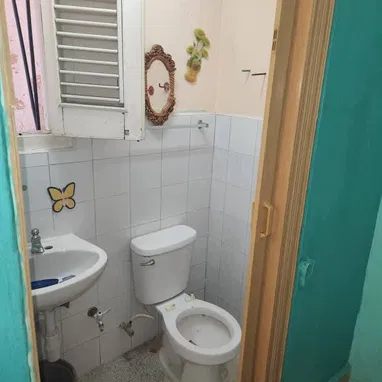 Venta de casa puerta de calle en el Reparto Rocafort - Img 121409360