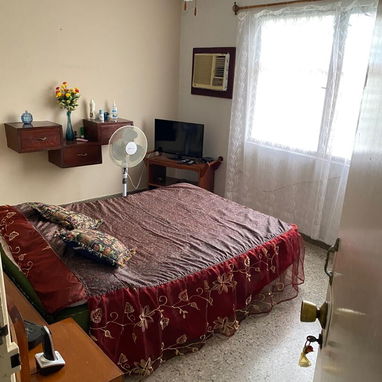Hermosa casa de una cuadra completa en Fontanar - 2/4