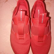 Tenis Skechers #35.5 horma grande pasa x 36 - Img 55340115