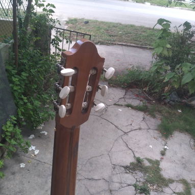 EN VENTA GUITARRA CLASICA DE MADERA MACIZA - Img 127563223