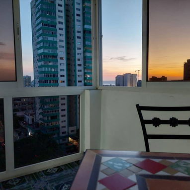 RENTA VACACIONAL EN VEDADO - Img 120241066