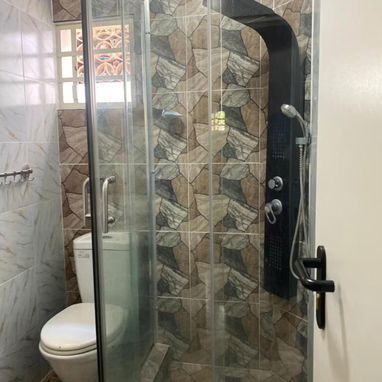 Cada puerta calle arroyo Naranjo guinera de 3 cuartos. - 8/10