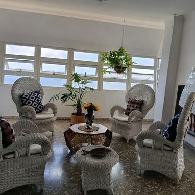 🪼 APARTAMENTO EN MALECÓN | RENTA POR DÍAS EN LA HABANA | VISTA Y UBICACIÓN PREMIUM 🌊🏡✨ - Img 122410934