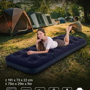 Colchón inflable personal Soporta hasta 150 Kg de peso buen material 25 USD - Img 55482838