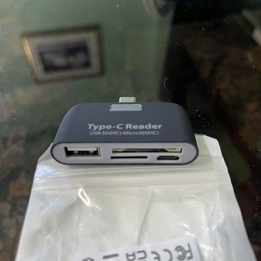 Adaptador tipo C con salida de varios lectores de tarjeta para su móvil y un puerto usb - Img 67430979
