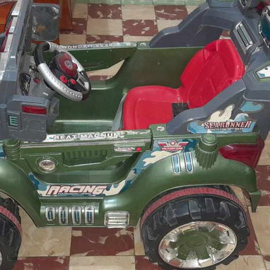 Carrito electrico tipo jeep militar, grande con control remoto y dos baterías de repuesto - Img 90642590