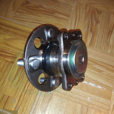 Juego de Cubos de Rueda Trasera de Hyundai Accent del 2006 al 2011 y Kia Río 2006 al 2011 con sus rodamientos. - 2/3