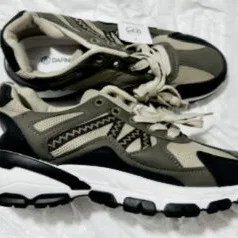 Tenis y chancletas Hombre - Img 122900133