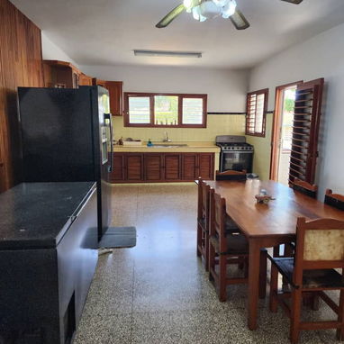 Alquilo Casa con Piscina en Guanabo - 9/10