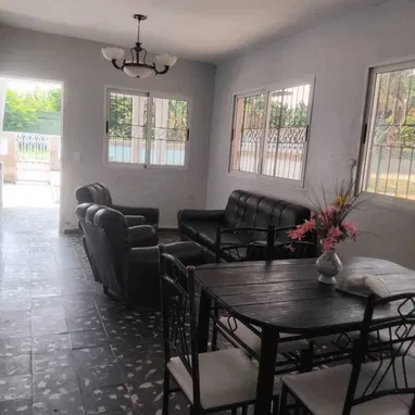 Se renta casa en Guanabo de 5 habitaciones climatizadas con piscina - Img 99188405