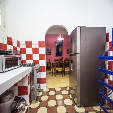 300 USD.RENTO LINEAL APTO DE 2 HABITACIONES Y 2 BAÑOS EN EL VEDADO ZONA CENTRICA POR HOTEL NUEVO TORRE K .52501177 - Img 124088258