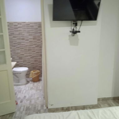 🏠 Apartamento De Renta En El Vedado. 🛏️ Tiene 2 habitaciones. 🚩 Está muy cerca de La Universidad de La Habana - 2/10