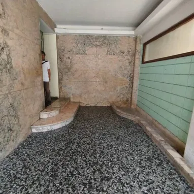 Apartamento primer piso frente calle en el vedado - Img 121336479