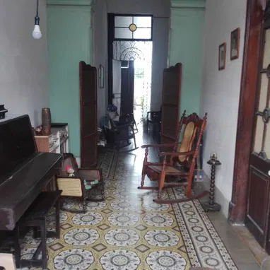 PERMUTO CASA EN CENTRO HISTÓRICO DE CIENFUEGOS PARA LA HABANA (PAPELES LISTOS) - Img 123340782
