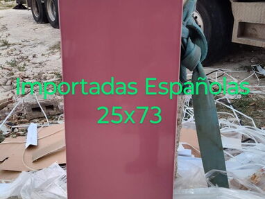 Vendo azulejos ( ceramica española ) de 25x73 ,cemento cola (50lb) y cemento blanco( 4.5kg) llamar al 58243541 - Img 66020545
