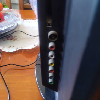 En venta monitor TV HD Marca UNITED - 5/10