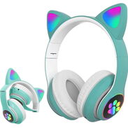 Audífonos cascos CAT con orejitas y luces. Nuevos - Img 45067794