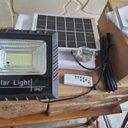 Lámpara solar 200W + Panel Solar 25W. Batería: LiFePO4  de  3,2 V/5 Ah. IP67 - Img 53931793