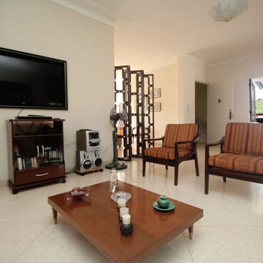 Espectacular propiedad horizontal en zona de embajadas con 5 cuartos y 5 baños!! De lujo actualmente rentada!! En oferta - Img 82255582