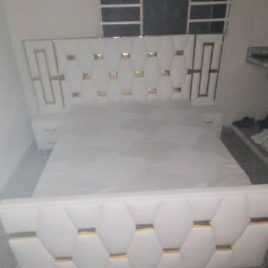 Camas tapizadas 🩷lujo y confort 1 año de garantía entrega sin costo adicional en toda la Habana - Img 111783661
