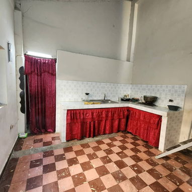 se vende  casa en Regla biplanta independiente  con todo adentro y negócio funcionando incluído de churros y frituras - 5/10