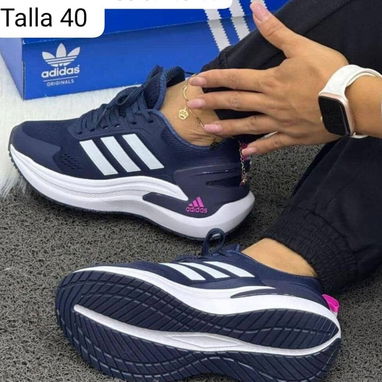 Tenis mujer/ puma negras y doradas/ Adidas azul marino/Adidas rosa y dorado/Tommy Hilfiger azul y rojo - 3/4