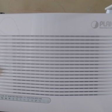 Vendo router Planet de muy poco uso - 3/3
