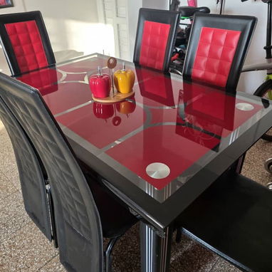 Se vende hermoso juego de comedor de 6 sillas, cristal templado y grueso en perfectas condiciones. - Img 123039350