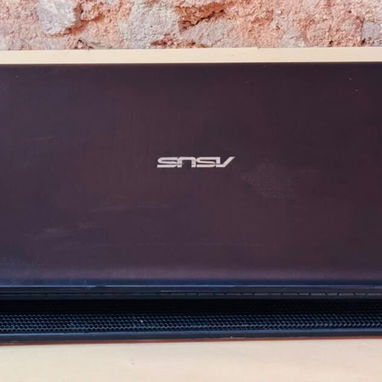Laptop Asus: Equipo confiable con rendimiento ideal para algunos juegos y trabajos de programación informática. - 7/7