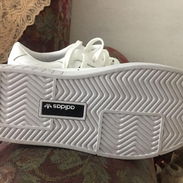 Tenis originales adidas - Img 54583592