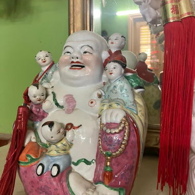 VENDO 3 BUDAS DE PORCELANA CHINA A 100 USD O EUR CADA UNO. LLAMAR AL 54312796 - Img 114987011