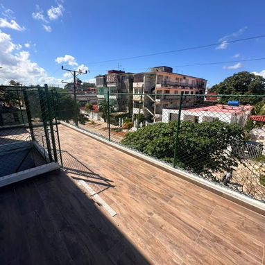 Propiedad en construcción en bajos de un biplanta cercano a 31 y 30 , Sierra - Miramar - 5/10