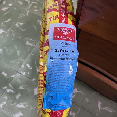 Cambio o vendo goma de Pista para moto 18x300 Tubeless (sin cámaras) Nueva a estrenar de muy buena calidad por una (21) - Img 123198238