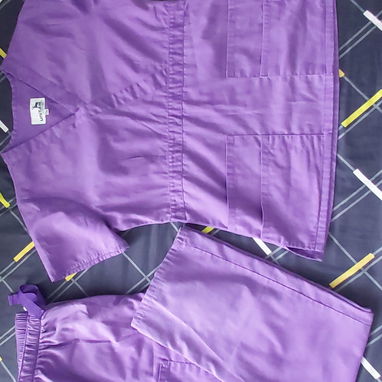 🥼Bata de médico y pijamas para guardia. Son de mujer talla S y M de uso en buen estado. - Img 125987633