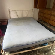 Se vende cama con colchón en buen estado - Img 58211354