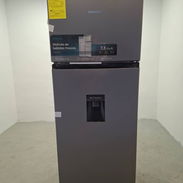Refrigerador Hisense de 7.27cuft con dispensador de agua - Img 57513690