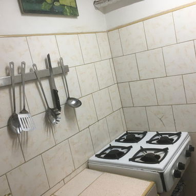 🏠 SE ALQUILA APARTAMENTO EN EL VEDADO – LA HABANA  📍 Excelente ubicación: calle 11 entre 20 y 22, Vedado - 6/10