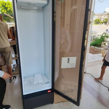 Exhibidora vertical 13.5 pies Xingx Luz Led precio $680 USD con transporte incluido Garantía  Factura - Img 124511226