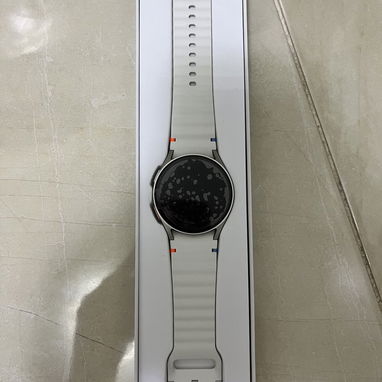 Se vende reloj Galaxy Watch7 nuevo en su caja viene incluida las 6 manillas - 2/3