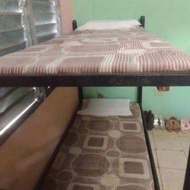 Litera con colchones y almohadas - 2/2